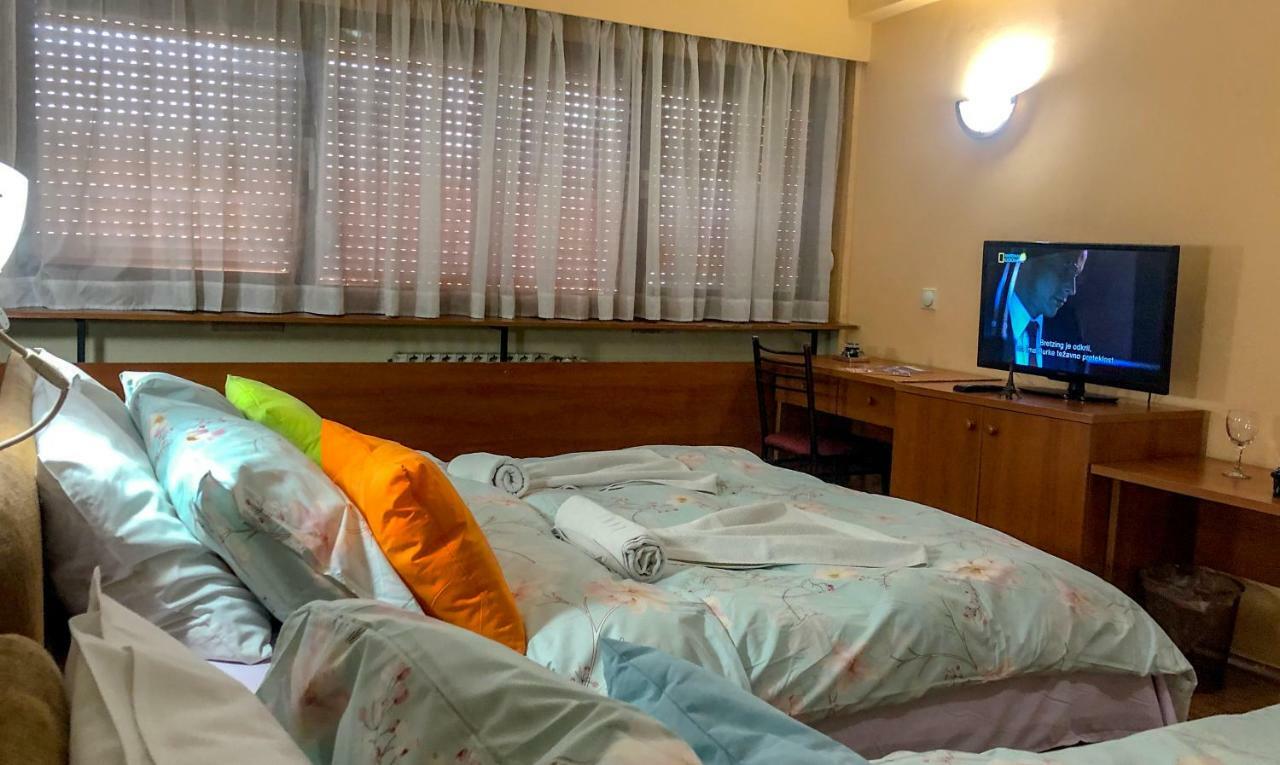 Hotel Square Σκόπια Εξωτερικό φωτογραφία