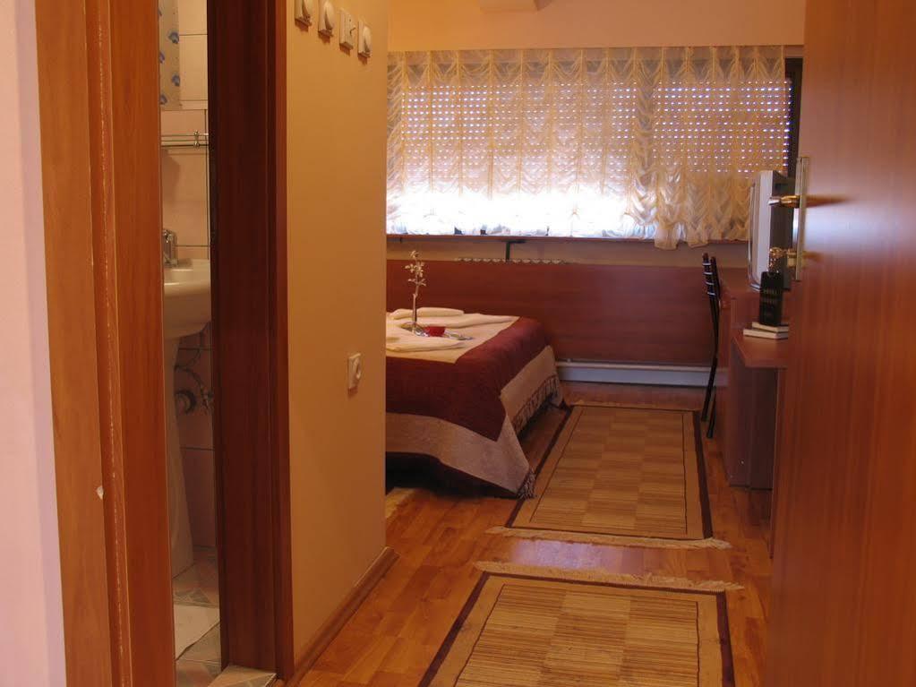 Hotel Square Σκόπια Εξωτερικό φωτογραφία